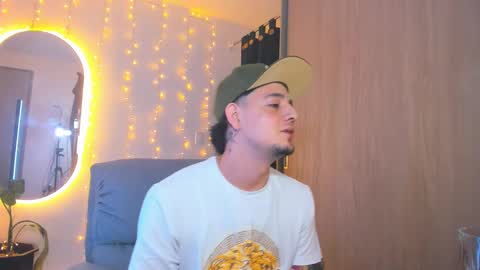 Snapshot of kendel_dimitri chatting on 28, 12, 2024 kendel_dimitri online show from 28, 12, 2024