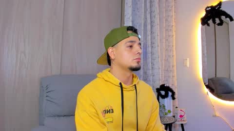 Snapshot of kendel_dimitri chatting on 2, 11, 2025 kendel_dimitri online show from 2, 11, 2025