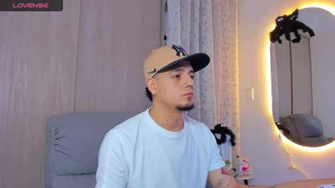 Snapshot of kendel_dimitri chatting on 3, 11, 2025 kendel_dimitri online show from 3, 11, 2025