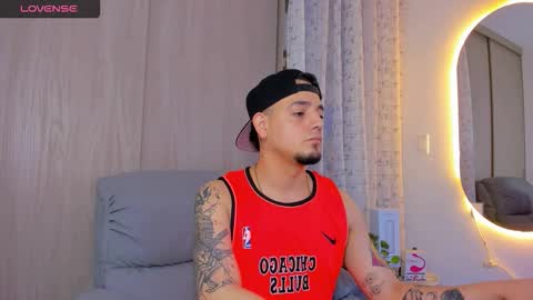 Snapshot of kendel_dimitri chatting on 6, 11, 2025 kendel_dimitri online show from 6, 11, 2025