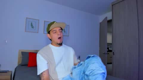 Snapshot of kendel_dimitri chatting on 30, 11, 2025 kendel_dimitri online show from 30, 11, 2025