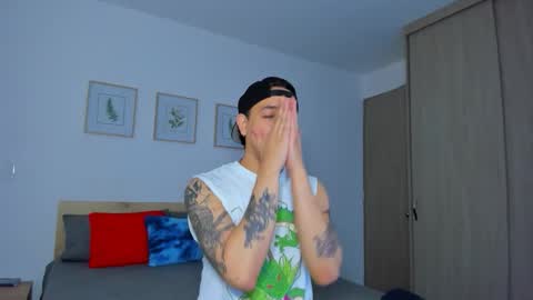 Snapshot of kendel_dimitri chatting on 3, 12, 2025 kendel_dimitri online show from 3, 12, 2025