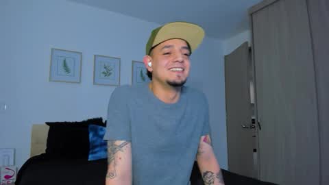 Snapshot of kendel_dimitri chatting on 14, 12, 2025 kendel_dimitri online show from 14, 12, 2025