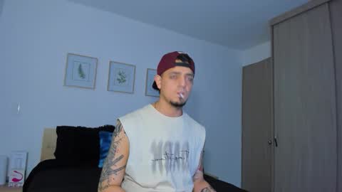 Snapshot of kendel_dimitri chatting on 17, 12, 2025 kendel_dimitri online show from 17, 12, 2025