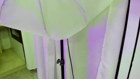 Kendra London online show from 9, 3, 2026