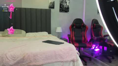 Kendra London online show from 20, 4, 2026