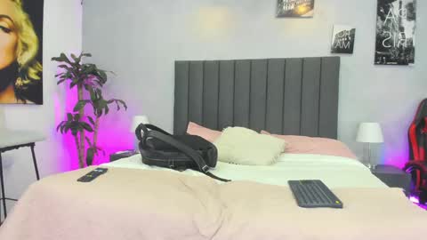 Kendra London online show from 28, 4, 2026