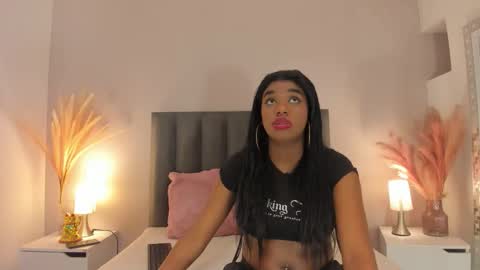 kendrachavez_ online show from 16, 11, 2025