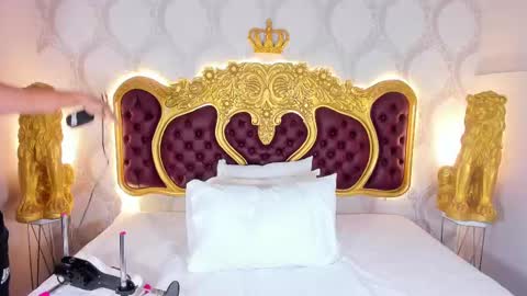 Snapshot of kendralholson chatting on 22, 10, 2025 Kendral online show from 22, 10, 2025