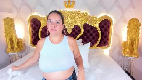 Snapshot of kendralholson chatting on 5, 11, 2025 Kendral online show from 5, 11, 2025