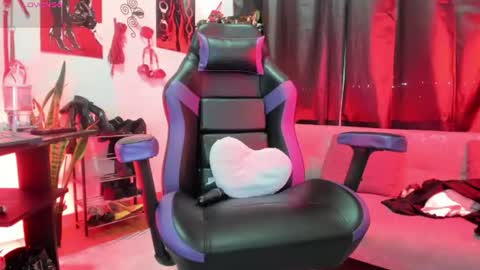kenia_thompsom01 online show from 14, 6, 2026