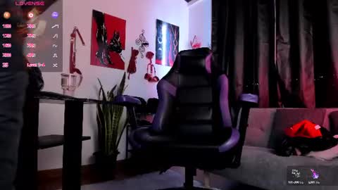 kenia_thompsom01 online show from 2, 7, 2026