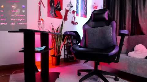kenia_thompsom01 online show from 4, 7, 2026