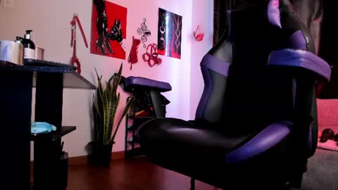 kenia_thompsom01 online show from 4, 8, 2026