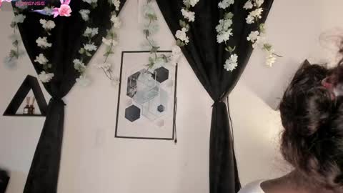 KENTHA  online show from 24, 4, 2026