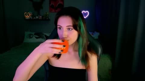 Snapshot of keti_moon chatting on 23, 11, 2025 Keti 3 online show from 23, 11, 2025