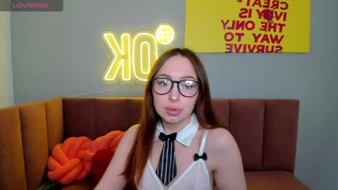 Snapshot of ketrinwhite chatting on 11, 5, 2026 KatrinaKetrin online show from 11, 5, 2026