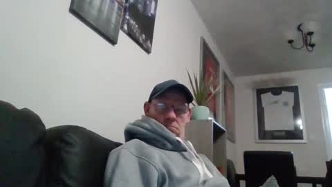 kevlooking4sez online show from 4, 1, 2025