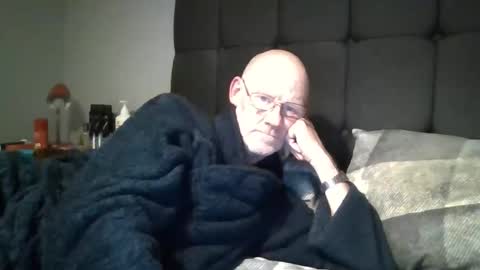 kevlooking4sez online show from 10, 10, 2025