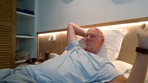 kevlooking4sez online show from 2, 8, 2026