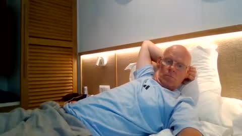 kevlooking4sez online show from 4, 8, 2026