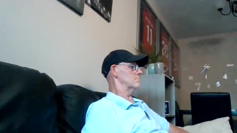 kevlooking4sez online show from 8, 8, 2026
