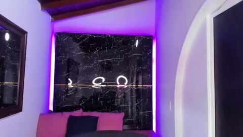 Keyla Knowles online show from 31, 1, 2026