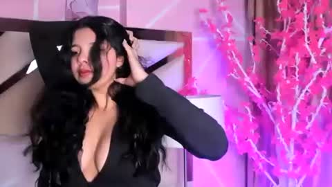 Keyla noa online show from 21, 4, 2026