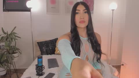 Snapshot of keylahart chatting on 17, 12, 2025 IG LAUKEY online show from 17, 12, 2025