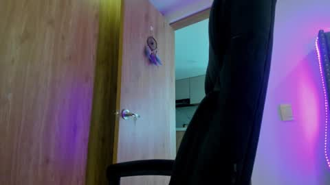 Laura online show from 14, 2, 2025