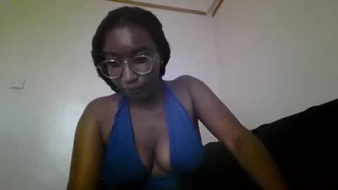 khamila_khloe online show from 28, 4, 2026
