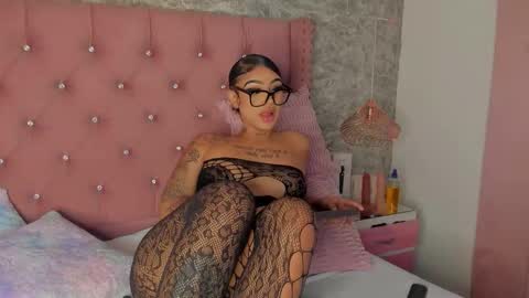 Khelany Isyy  online show from 27, 10, 2025