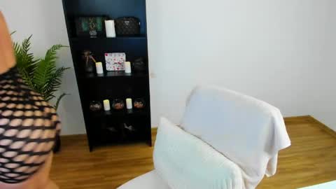 Snapshot of khloe_star chatting on 5, 4, 2026 Khloe online show from 5, 4, 2026