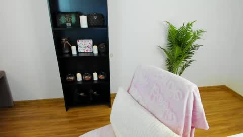 Snapshot of khloe_star chatting on 16, 4, 2026 Khloe online show from 16, 4, 2026