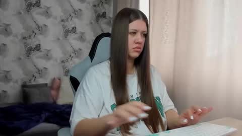 kianna_dior_ online show from 18, 4, 2026