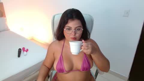 Kiara Evans online show from 16, 9, 2025