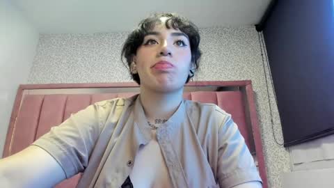 KIARA FOX online show from 7, 6, 2026