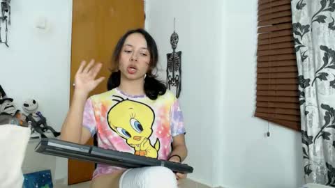 kiaralenon online show from 13, 10, 2025