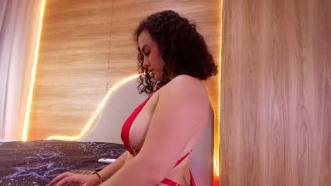 kiaralopez_ online show from 10, 4, 2026