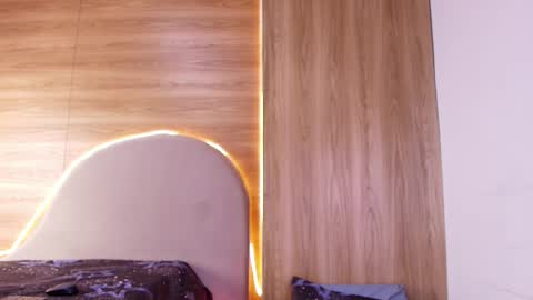 kiaralopez_ online show from 28, 4, 2026