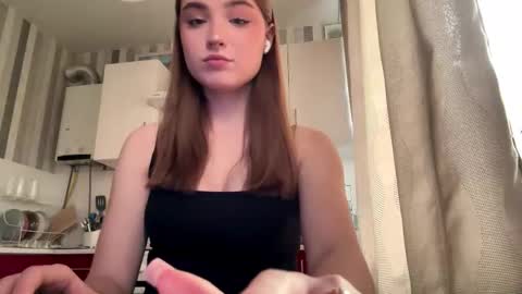 Ola my name is Lissa  Lets hit 10 Thumbs Up together   online show from 9, 3, 2026