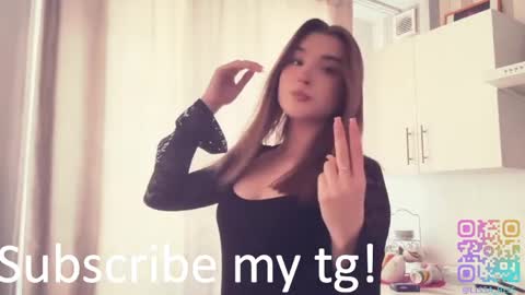 Ola my name is Lissa  Lets hit 10 Thumbs Up together   online show from 28, 4, 2026