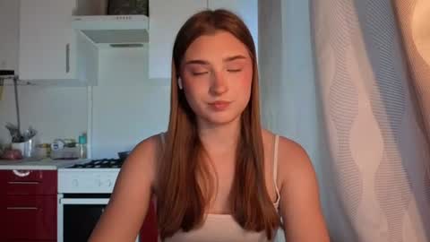 Ola my name is Lissa  Lets hit 10 Thumbs Up together   online show from 15, 6, 2026