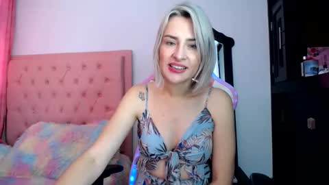 Anna Sophia online show from 5, 2, 2025