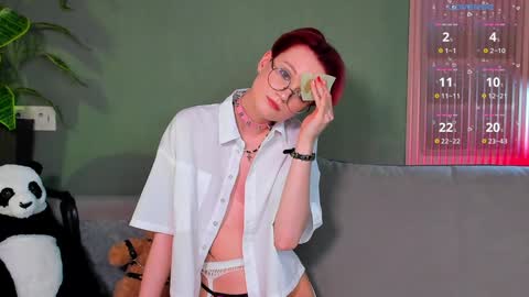kiki_blue_eyes online show from 15, 1, 2025