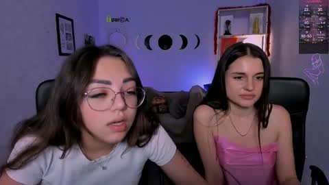 Snapshot of kiki_swan chatting on 7, 5, 2026 kiki_swan online show from 7, 5, 2026