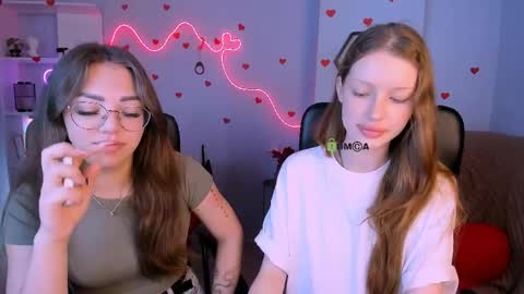 Snapshot of kiki_swan chatting on 25, 5, 2026 kiki_swan online show from 25, 5, 2026