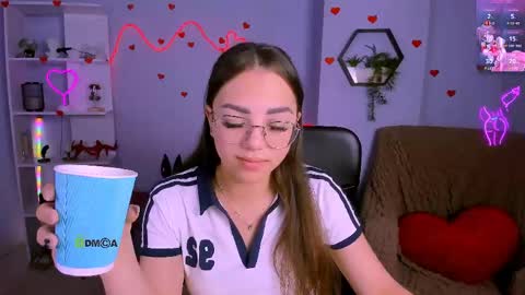 Snapshot of kiki_swan chatting on 28, 5, 2026 kiki_swan online show from 28, 5, 2026