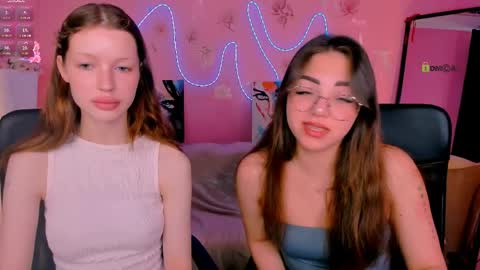 Snapshot of kiki_swan chatting on 1, 6, 2026 kiki_swan online show from 1, 6, 2026