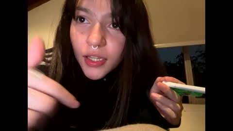 Snapshot of kikilove15 chatting on 13, 5, 2026 kikilove15 online show from 13, 5, 2026